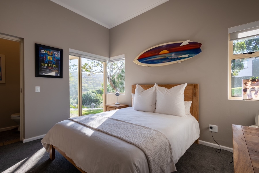 4 Bedroom Property for Sale in Whale Rock Beach Western Cape